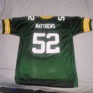 Green bay jersey #52